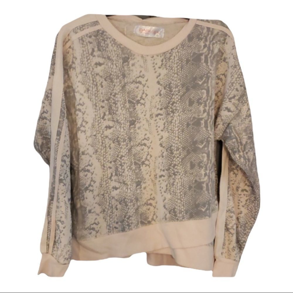 Dari Long Sleeve Asymmetric Hem Gray Snakeskin Pullover